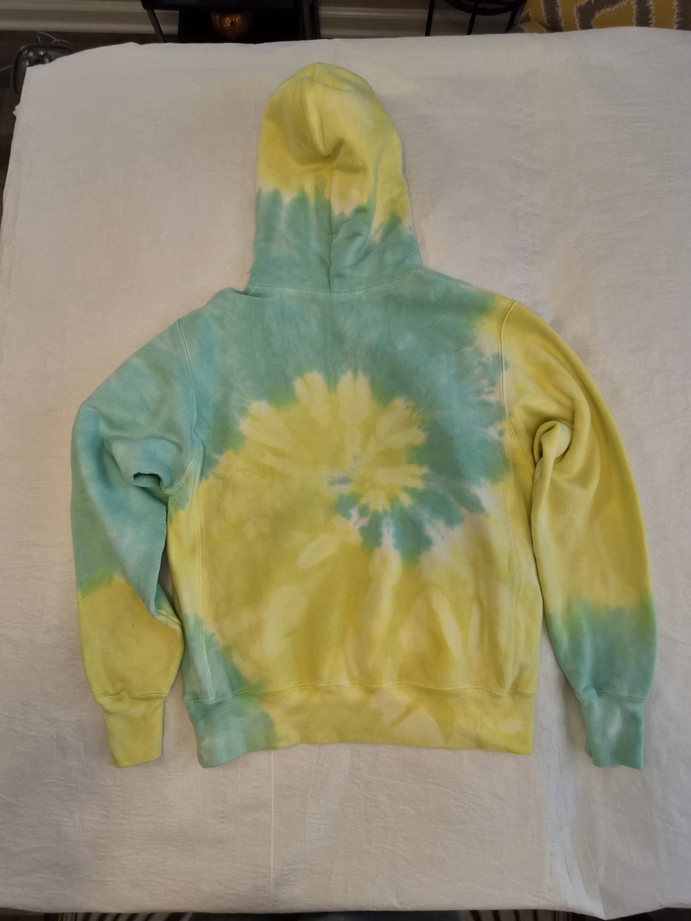 Vintage Champion Reverse Weave Tie-Dye Hoodie – Pastel Spiral – Size Medium